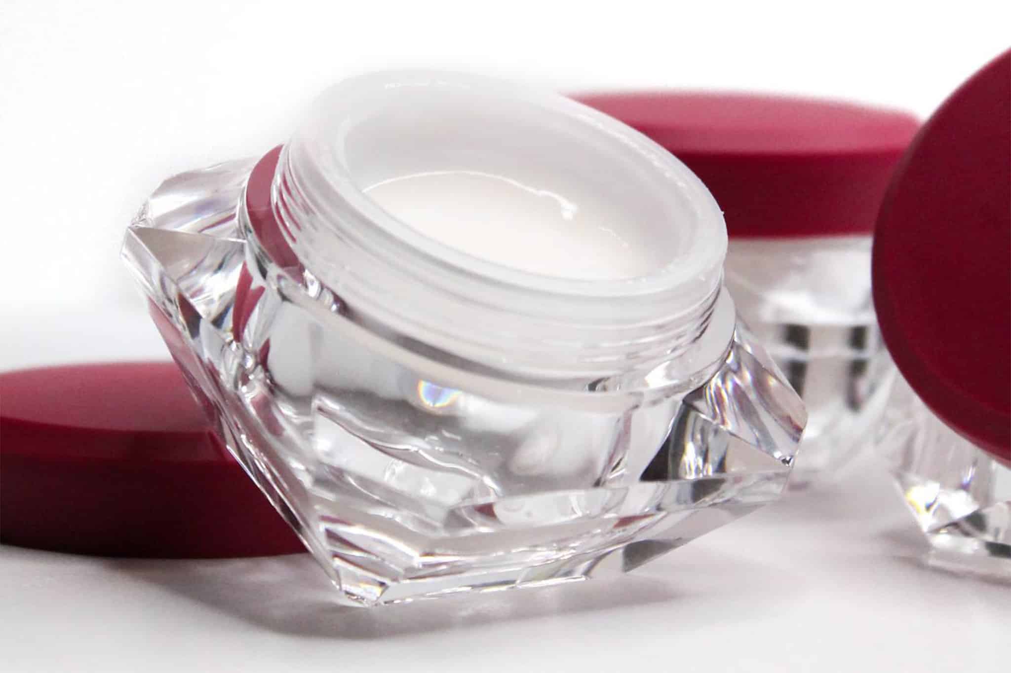 Hybrid & Multifunctional Makeup (main)